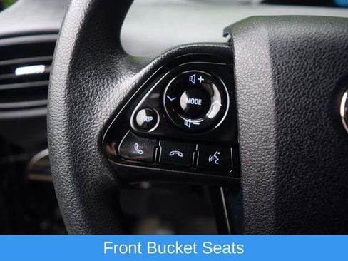 Used 2021 Toyota Prius LE FWD image 5