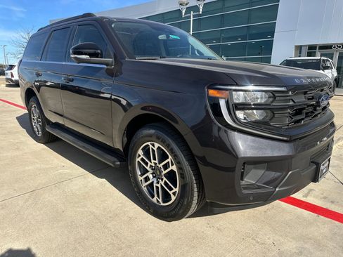 New 2025 Ford Expedition Active image 7