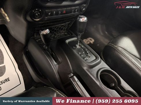 Used 2015 Jeep Wrangler Unlimited Sahara w/ Connectivity Group AWD/4WD image 18