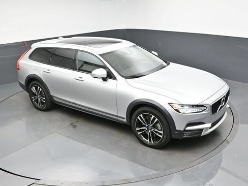 Used 2018 Volvo V90 T5 Cross Country w/ Plus Package AWD/4WD image 18
