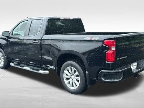 Used 2020 Chevrolet Silverado 1500 Custom w/ Custom Value Package AWD/4WD image 6