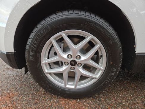 Used 2024 Ford Edge SEL w/ Convenience Package image 7