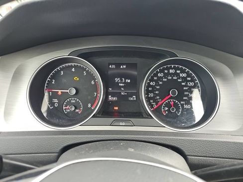 Used 2017 Volkswagen Golf S FWD image 21