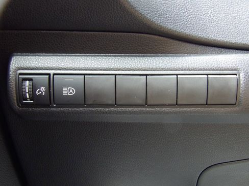 Used 2025 Toyota Corolla LE FWD image 13