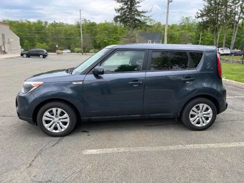 Used 2016 Kia Soul + FWD image 3