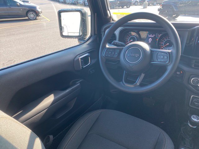 New 2026 Jeep Gladiator Sport AWD/4WD image 32