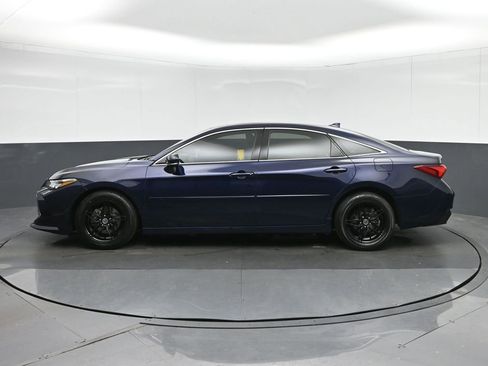 Used 2022 Toyota Avalon XLE w/ Moonroof Package FWD image 4