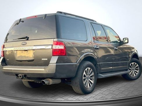 Used 2017 Ford Expedition XLT image 13