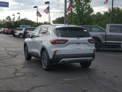 New 2026 Ford Escape PHEV image 3