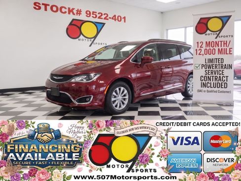 Used 2017 Chrysler Pacifica Touring-L FWD image 1