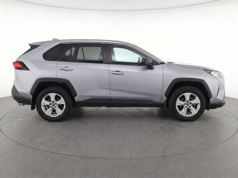 Used 2023 Toyota RAV4 LE AWD/4WD image 8