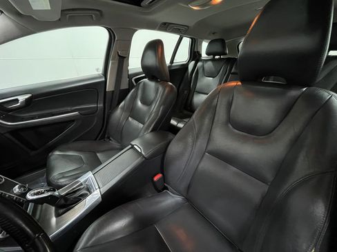 Used 2016 Volvo V60 T5 Premier image 13