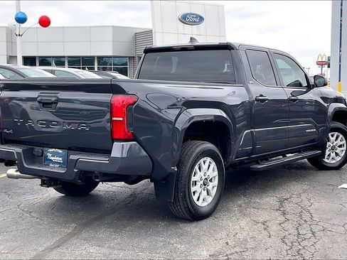 Used 2024 Toyota Tacoma SR5 AWD/4WD image 11