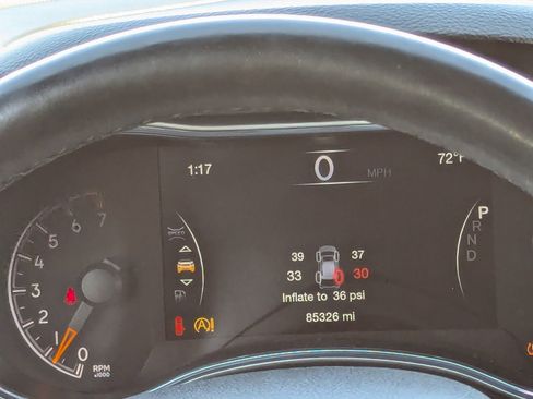 Used 2018 Jeep Grand Cherokee Altitude image 23