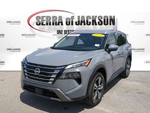 Used 2025 Nissan Rogue SL AWD/4WD image 5