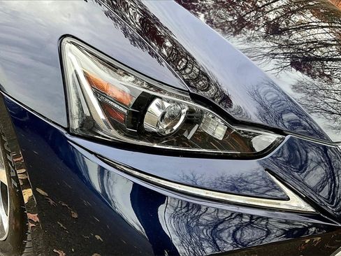 Used 2018 Lexus IS 300 AWD image 31