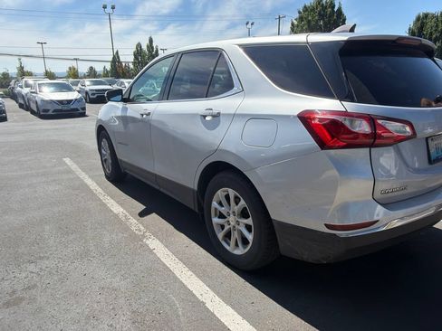 Used 2018 Chevrolet Equinox LT FWD image 3