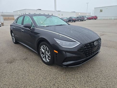 Used 2023 Hyundai Sonata SEL w/ Convenience Package FWD image 2