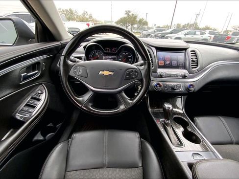 Used 2017 Chevrolet Impala LT image 6