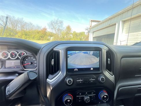 Used 2022 Chevrolet Silverado 1500 RST w/ LPO, Blackout Package image 17