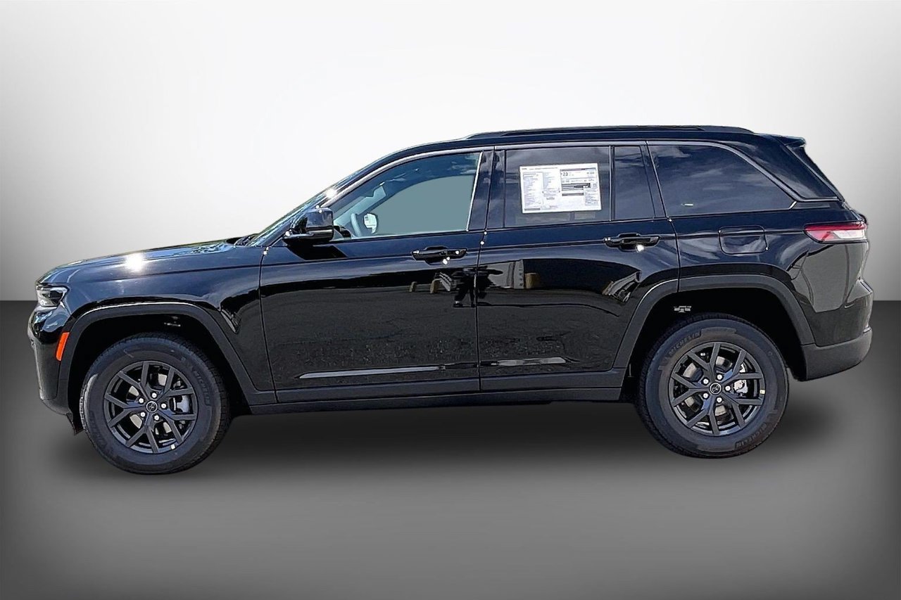 New 2027 Jeep Grand Cherokee Altitude AWD/4WD image 5