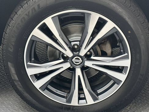 Used 2017 Nissan Rogue SL w/ SL Premium Package AWD/4WD image 19