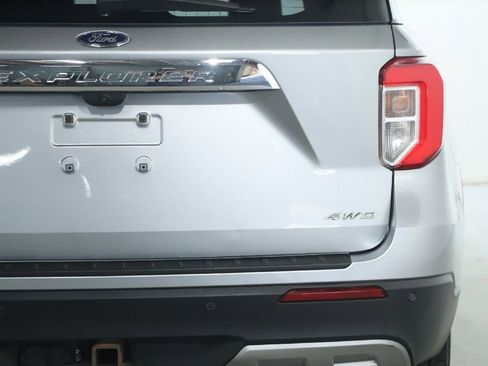 Used 2022 Ford Explorer XLT w/ Equipment Group 202A image 49