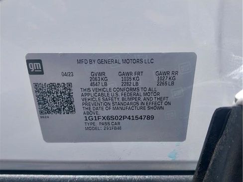 Used 2023 Chevrolet Bolt LT w/ Infotainment Package FWD image 14