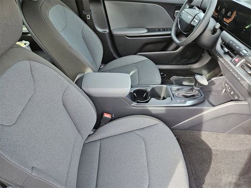 New 2026 Kia K4 LXS image 10