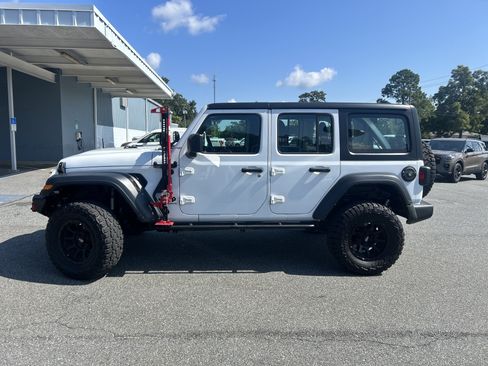 Used 2024 Jeep Wrangler Unlimited Sport AWD/4WD image 4