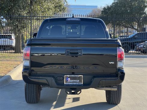 Used 2023 Toyota Tacoma Limited image 4