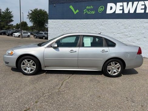 Used 2016 Chevrolet Impala LT FWD image 2