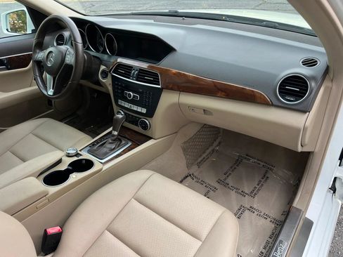 Used 2014 Mercedes-Benz C 250 Sedan image 17