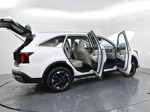 Certified 2025 Kia Sorento S image 55