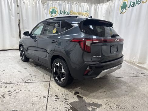 Certified 2024 Kia Seltos EX FWD image 18