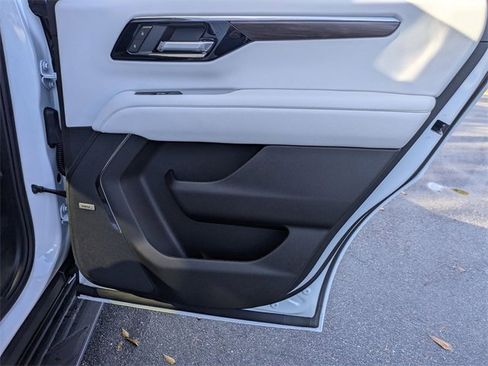 New 2026 Chevrolet Tahoe Premier image 36