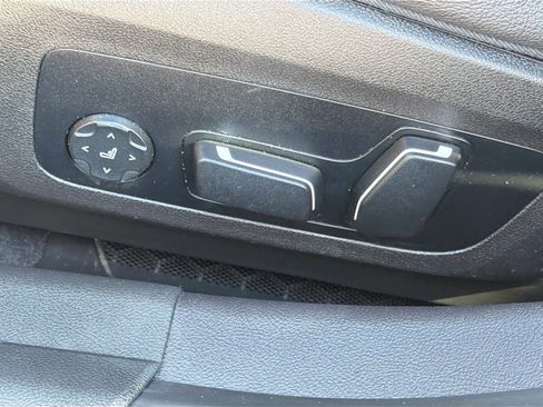 Used 2025 BMW 330i Sedan image 24