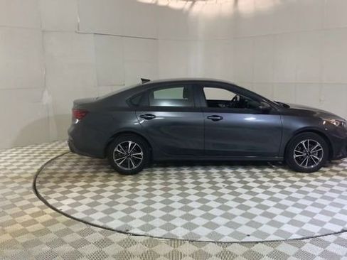 Used 2024 Kia Forte LXS w/ LXS Technology Package image 9