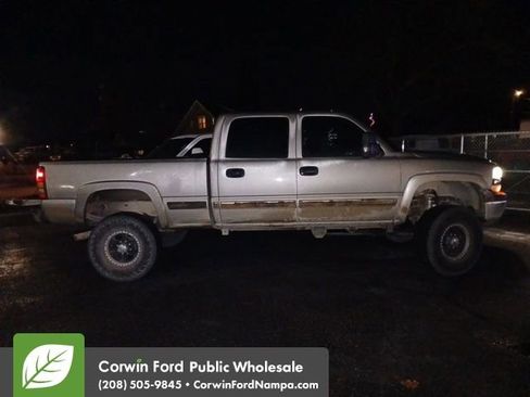 Used 2001 Chevrolet Silverado 1500 LT w/ Off-Road Skid Plate Pkg image 1