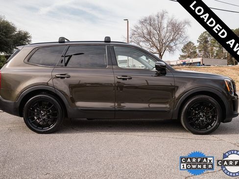 Used 2022 Kia Telluride SX w/ SX Prestige Package image 9
