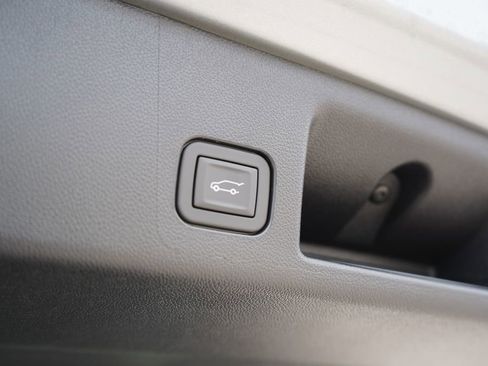 New 2025 Chevrolet Equinox EV RS image 28