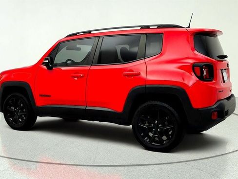 Used 2023 Jeep Renegade Altitude w/ Sun/Sound Group AWD/4WD image 7
