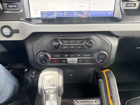 Used 2023 Ford Bronco Badlands w/ Sasquatch Package AWD/4WD image 23