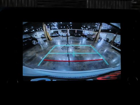 Used 2021 Toyota C-HR XLE image 22