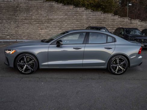 Used 2023 Volvo S60 B5 Plus w/ Climate Package image 10