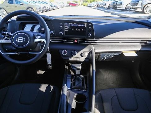 New 2026 Hyundai Elantra SE FWD image 14
