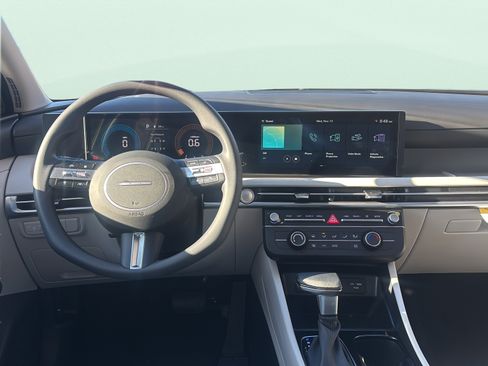 Certified 2026 Hyundai Tucson SE FWD image 10