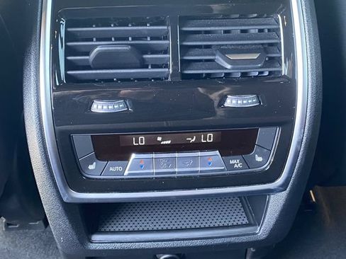 Used 2022 BMW X5 xDrive40i w/ Luxury Seating Package AWD/4WD image 16