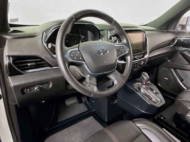 Used 2022 Chevrolet Traverse RS FWD image 7