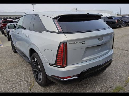 Used 2025 Cadillac Escalade IQ Sport 2 AWD/4WD image 2